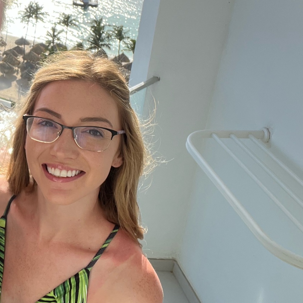 Meet your Posher, Angie
